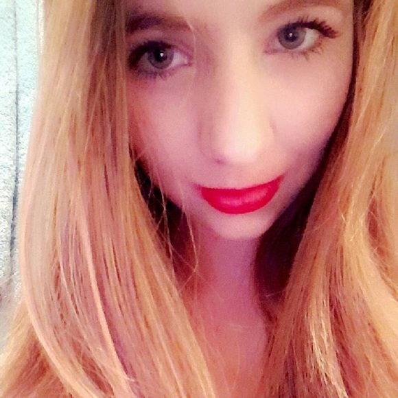 Meet your Posher, Paige - Picture 1 of 1